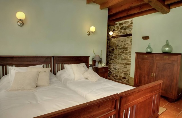 Room A Figueira in Mondoñedo with Mountain Views, Shared Terrace, and Wi-Fi