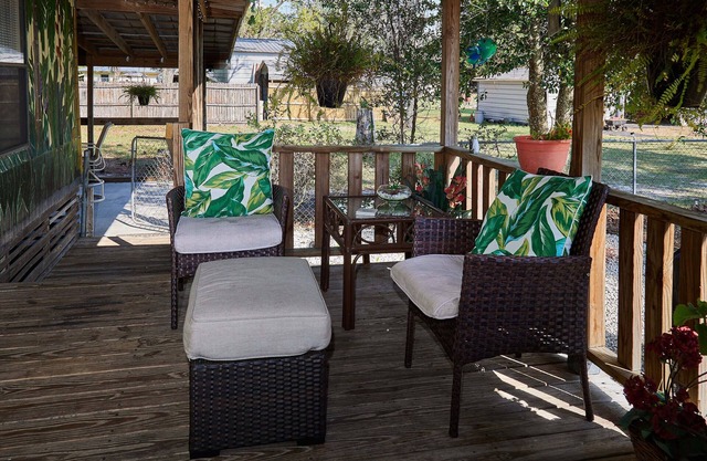 Room in Mobile Home - Pleasant Days B&b Tropical Master Suite