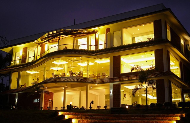 Room-lakerose Wayanad Resort - Lake View