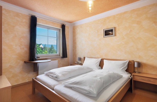 Room 'Zimmer 5 - Familienzimmer' with Mountain View, Shared Terrace and Wi-Fi