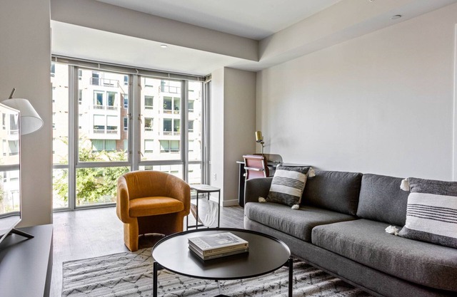 Roomy East Cambridge 1BR w/W/D, Gym & Roof nr Kendall Sq, by Blueground