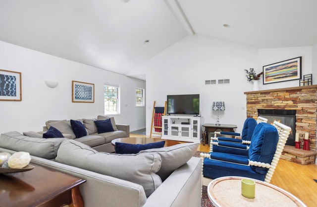 Roomy Family House, Trails to Dunes, Wooded, Peloton