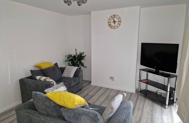 Roomy homes with big garden near Designer Outlet