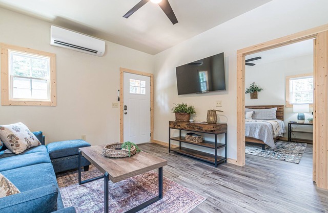 Roost Retreat-1BR/1BA near Amicalola Falls, Kitchenette, Mtn view, Fire Pit