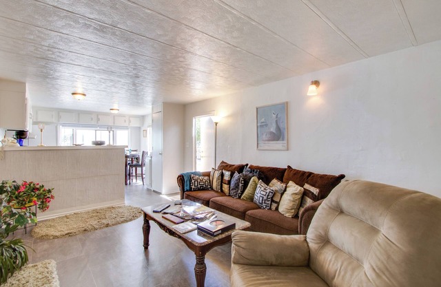 Rosamond Vacation Rental w/Grill, Near Vineyards!