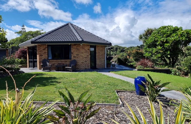 Rosandra Retreat 1. Cosy, relax enjoy, family friendly.