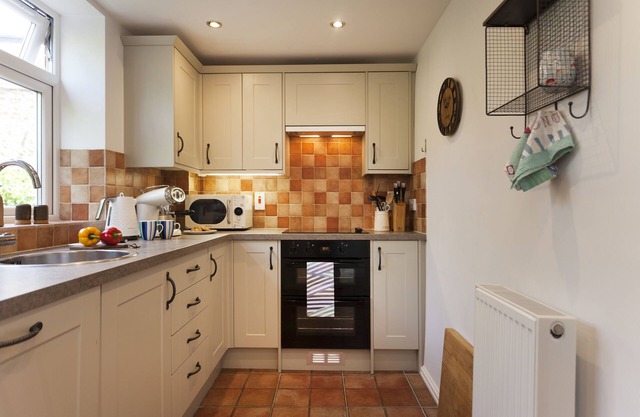 Rose Cottage - a self catering cottage that sleeps 4 guests in 2 bedrooms