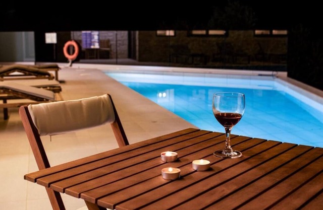 Rose Cozy Getaway - 3 Pearls Pool Retreat