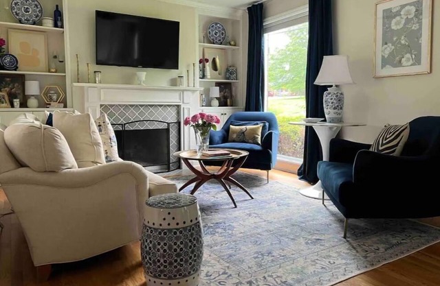 Rosebank Retreat. 2 King size beds, Clawfoot Tub in the heart of East Nashville