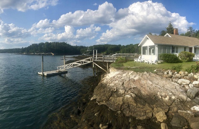 Rosewater Cottage - Oceanfront on Linekin Bay!