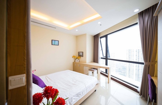 Rosy 5★ Royal City Hanoi ♥Luxury 3 BR Apt-King bed