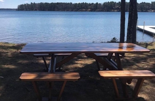 Round Lake Roost—escape to A Summer Paradise!
