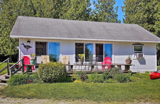 Rowleys Bay Cottage w/Grill Near Fall Foliage