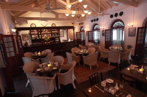 Royal Bar & Hotel