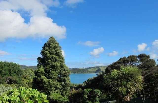 Rua Totora Classic Kiwi Bach