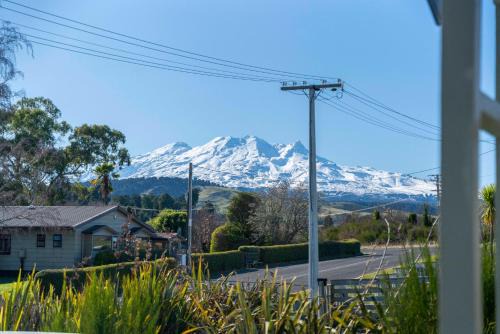 Ruapehu Cottage - Ohakune Holiday Home