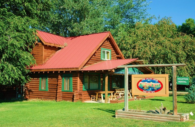 Ruby Valley Lodge; Log Lodge nestled near Downtown Sheridan Montana