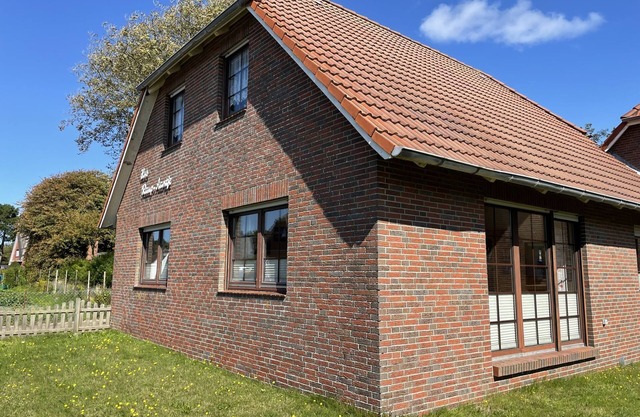 Ruhepol am Meer: Gemütliche Ferienwohnung in Grüner Umgebung