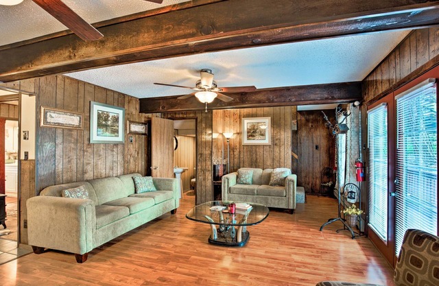 Ruidoso Cabin w/Deck & Grill < 3 Mi to Race Track