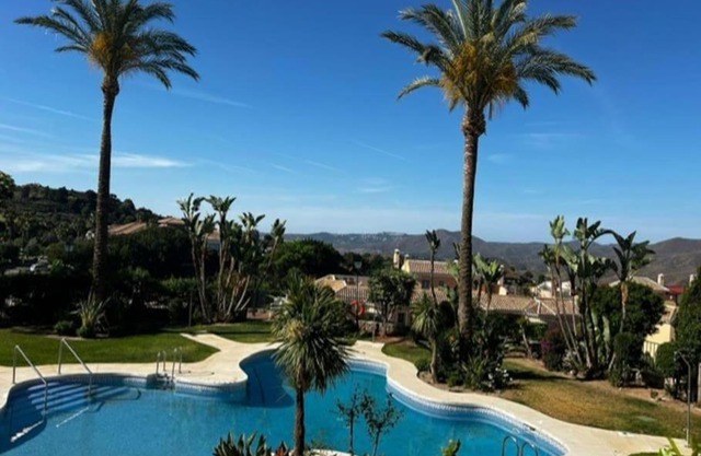 Ruim appartement, zonnig terras, Alhaurin Golf!