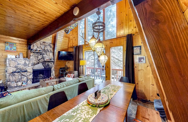 Rural 2-story cabin with fireplace, grill, deck, & mountain views