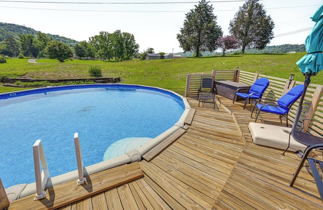 Rural Family Getaway: 11 Mi to Lake Cumberland!