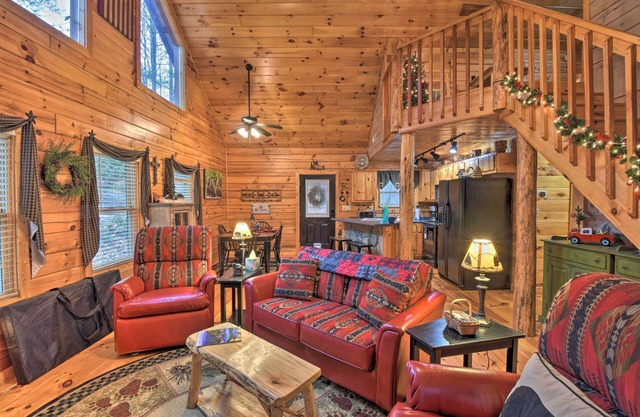 Rural Murphy Cabin - Yard, Hot Tub & Fire Pit