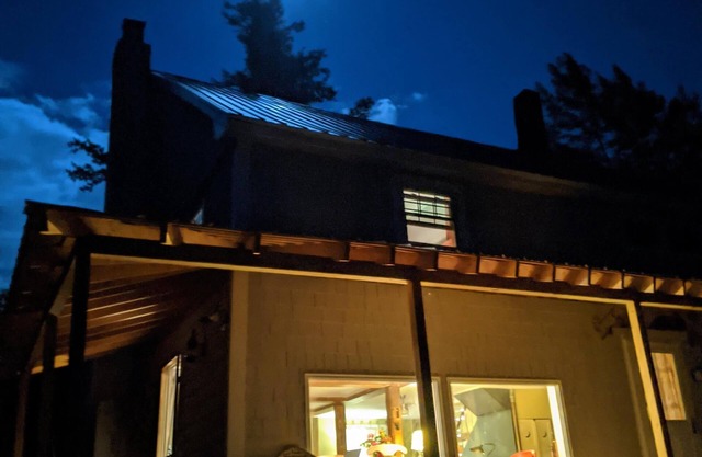 Rustic 1850s barn, updated & funky, ideal for exploring Southern VT/Western MA .