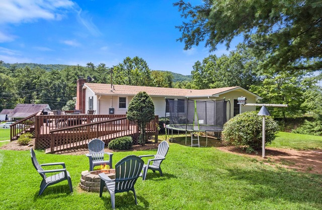 Rustic 4BR Mountain Escape – Family & Pet-Friendly Retreat Near Virginia Tech