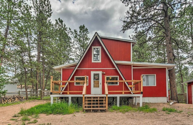 Rustic A-Frame Hideout Near National Monument!