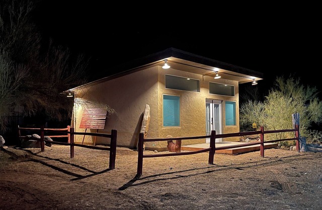Rustic, Artsy Studio w/Desert Panoramic Views