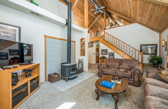 Rustic cabin conveniently located right by town with space for all