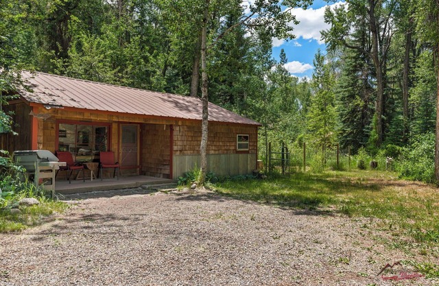 Rustic Cabin on the Pine River, Pet-Friendly, Great Fishing