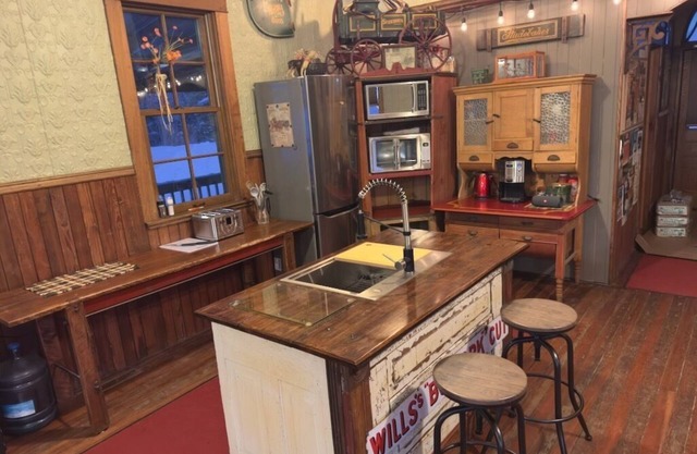 Rustic Charm and acres of elbow room: Ghostown Blues Lodge Near Cypress Hills!
