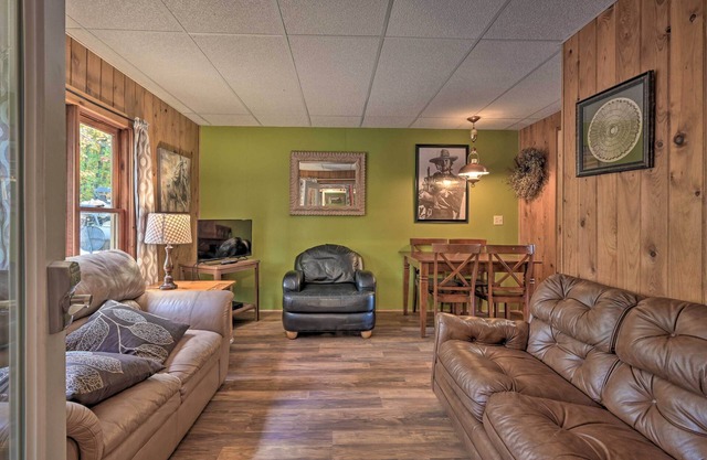 Rustic 'Clint Eastwood' Ranch Apt by Raystown Lake