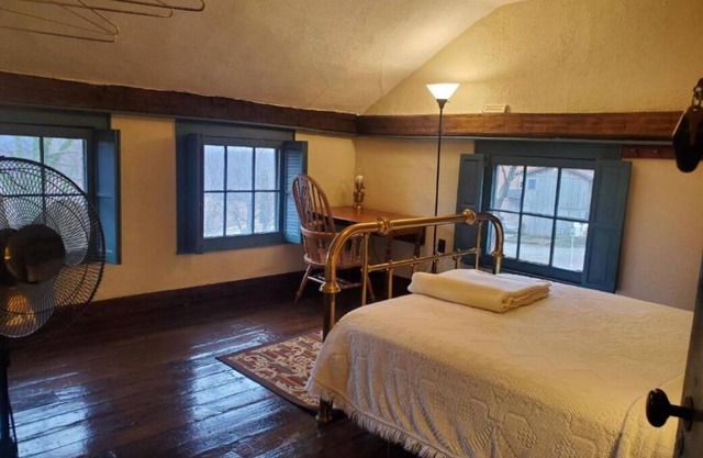 Rustic Farmhouse in western Pennsylvania, Westmoreland County