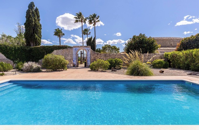 Rustic Holiday Home "Son Costa" with Mountain View, Garden, Pool & Wi-Fi