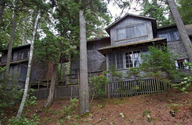 Rustic Lake Michigan Cottage With Private Beach