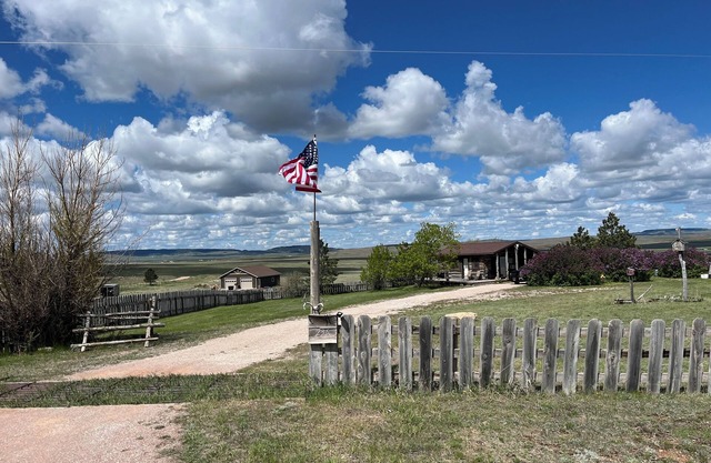 Rustic log cabin in the beautiful Wyoming Black Hills!