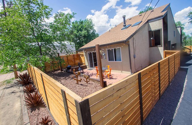 Rustic-Modern Townhome A in Ivy Wild/Downtown