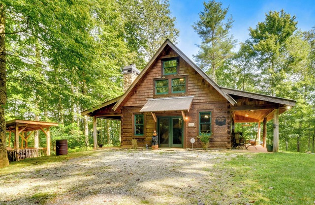 Rustic Rabun Gap Cabin ~ 2 Mi to Dtwn Clayton!