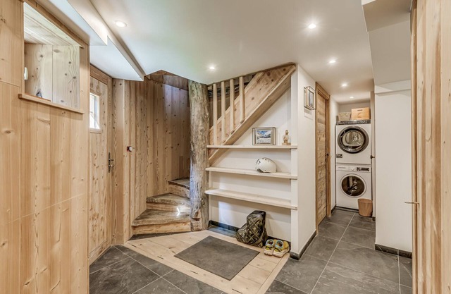 Rustic Savoyard chalet for 12 in Tignes, near slopes