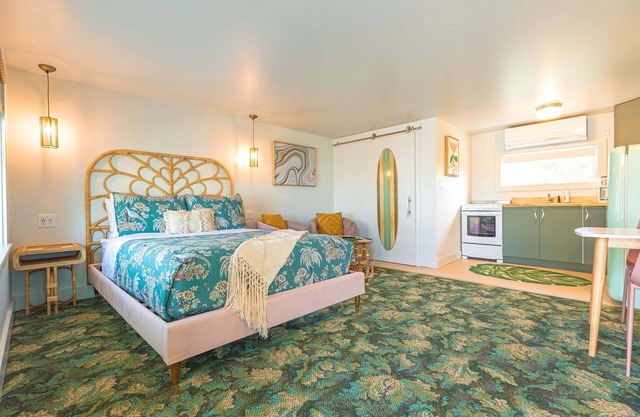 Rye Motor Inn - Deluxe Queen Studio Apartment - ADULTS ONLY