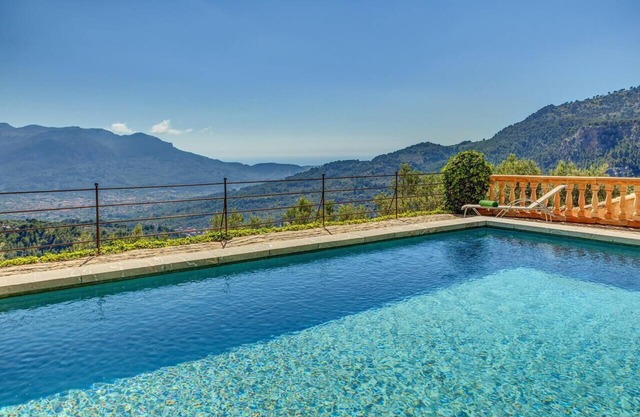 Sa Cabana Vella, Beautiful Rustic Finca in Fornalutx with private pool