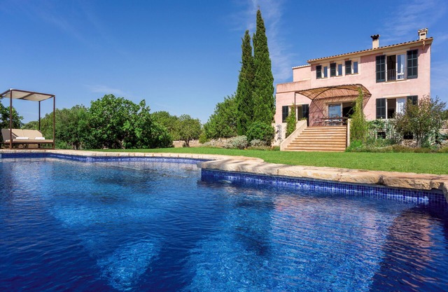 SA MORADA - Spectacular villa with private pool and free WiFi.