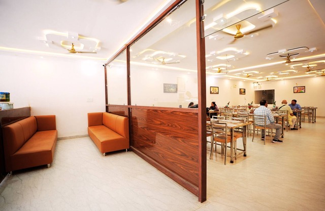 SAATWIK HOTEL