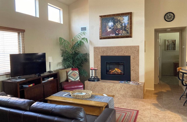 Sabino Canyon desert view retreat 3-bedroom 2-bath condo