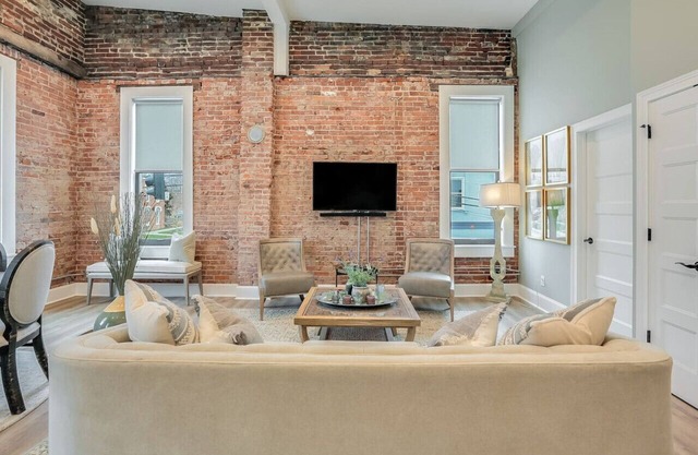 Saddlebred Suites 6 bed, 6 ba