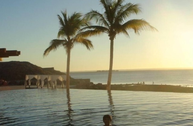 Safe, gated resort and spa 5 minutes to the heart of La Paz.