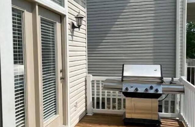 Safe Harbor Aqua Villa, Pickwick